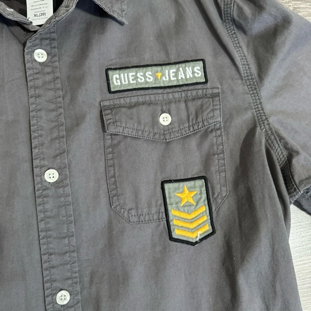 Guess Kids Gray Patched Casual Button Down Army Shirt Sturdy Fabric Sz XL Flawed